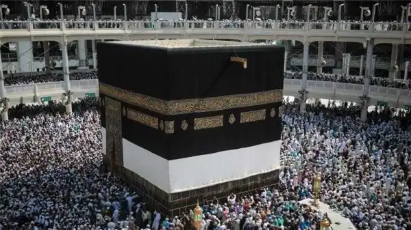 Man Attempts To Set Himself Ablaze At Mecca Grand Mosque